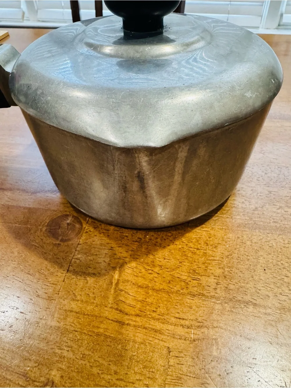 Vintage Magnalite GHC 2 Quarts (2 Liters) Dual Spout Cast Aluminum Pot with Lid.